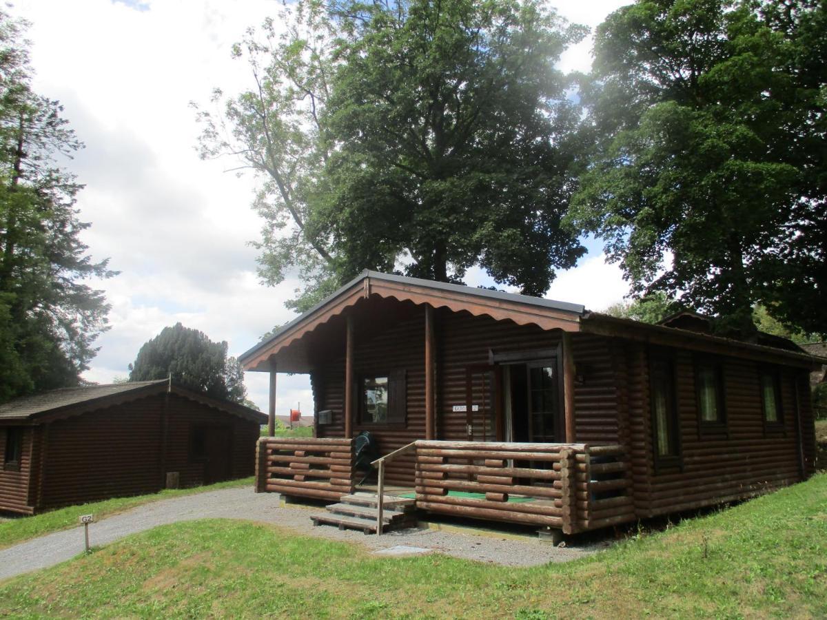 Pantglas Hall Holiday Lodges And Leisure Club Carmarthen Exterior photo